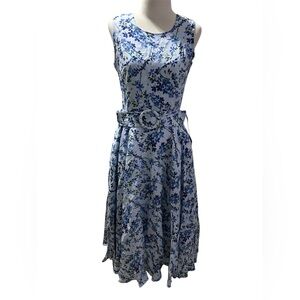 SAMANTHA SUNG
Hana dress Floral Blue Sleeveless Dress Size 4